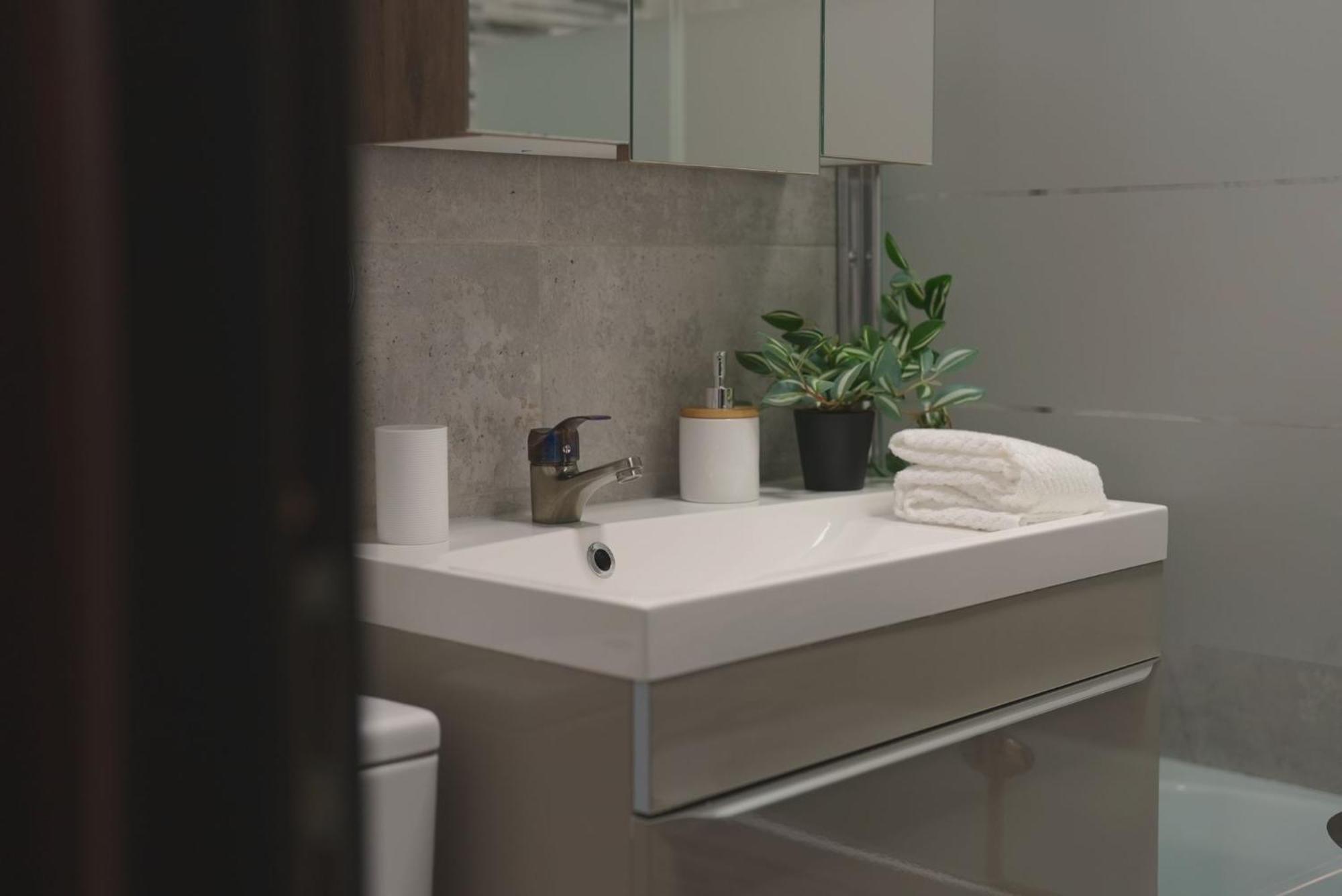 Luxury Apartament Ultracentral Of Suceava Esplanada Dış mekan fotoğraf